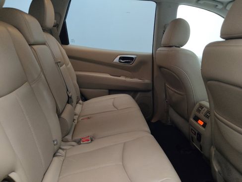 Used 2019 Nissan Pathfinder Platinum FWD image 19