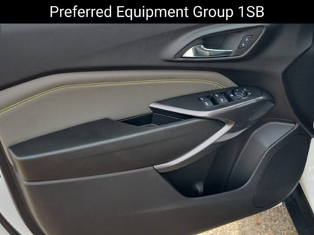 Used 2025 Chevrolet Trax ACTIV w/ Sunroof Package FWD image 9