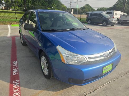 Used 2010 Ford Focus SE FWD image 5