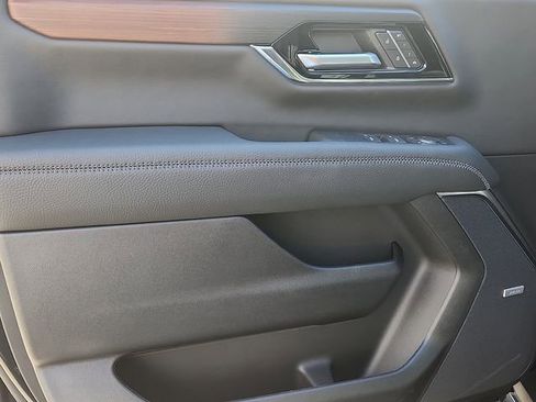 New 2026 GMC Yukon Denali w/ Advanced Technology Package image 9