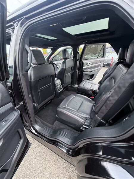 Used 2019 Ford Explorer Sport w/ Equipment Group 401A AWD/4WD image 30