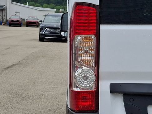 Used 2025 RAM ProMaster 2500 w/ U-Haul Equipment Group FWD image 12