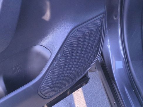 Used 2023 Toyota RAV4 XLE image 17