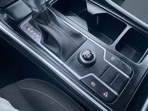 Used 2023 Kia Sorento LX image 19