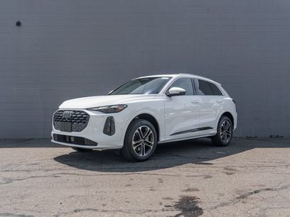 Used 2025 Audi Q5 Premium w/ Convenience Package