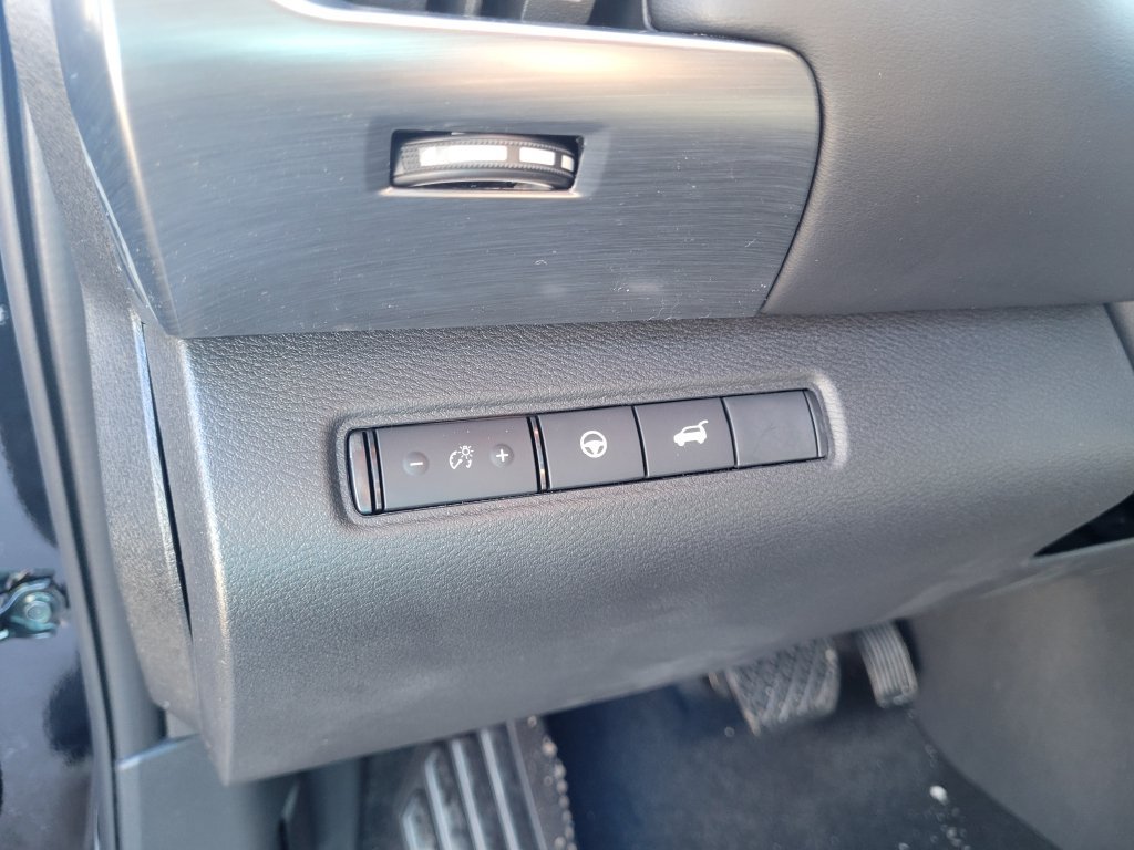 New 2026 Nissan Pathfinder SL AWD/4WD image 15