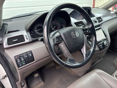 Used 2014 Honda Odyssey Touring image 3
