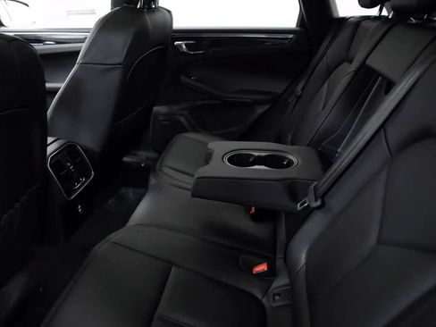 Certified 2026 Porsche Macan Turbo AWD/4WD image 34