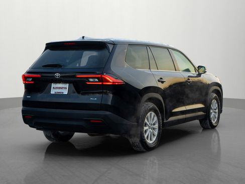 Used 2024 Toyota Grand Highlander XLE image 7