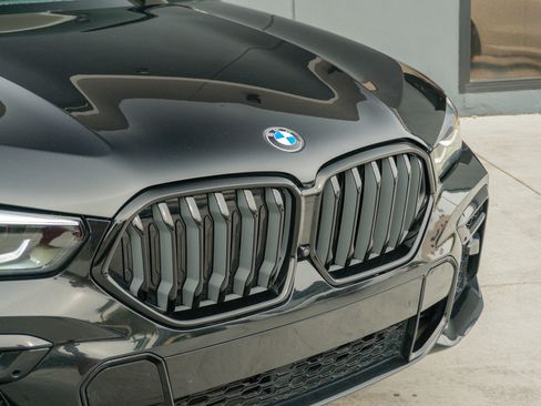 Used 2022 BMW X6 M50i w/ Premium Package image 34