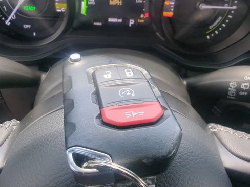 Used 2025 Jeep Wrangler Unlimited Rubicon 4xe w/ Safety Group AWD/4WD image 27