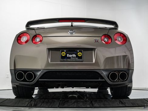 Used 2009 Nissan GT-R Premium AWD/4WD image 18