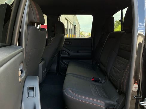 Used 2026 Nissan Frontier PRO-4X AWD/4WD image 12