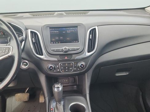Used 2020 Chevrolet Equinox LT w/ Driver Convenience Package image 12