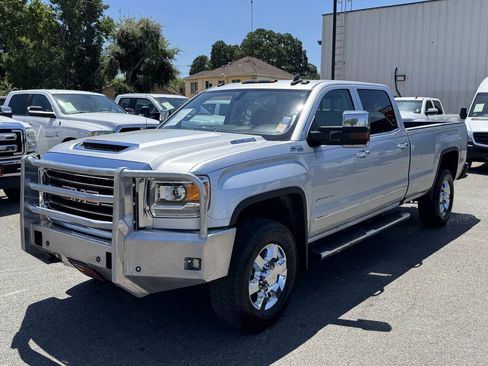 Used 2017 GMC Sierra 3500 SLT w/ Duramax Plus Package AWD/4WD image 3