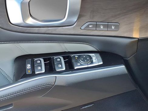 Used 2024 Kia Sorento SX Prestige w/ Sage Leather Package image 22