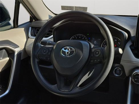 Certified 2022 Toyota RAV4 XLE image 18