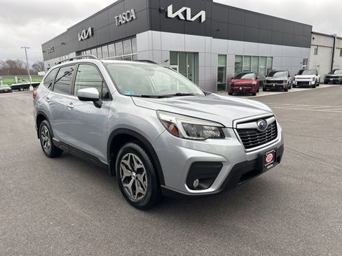 Used 2021 Subaru Forester Premium image 1