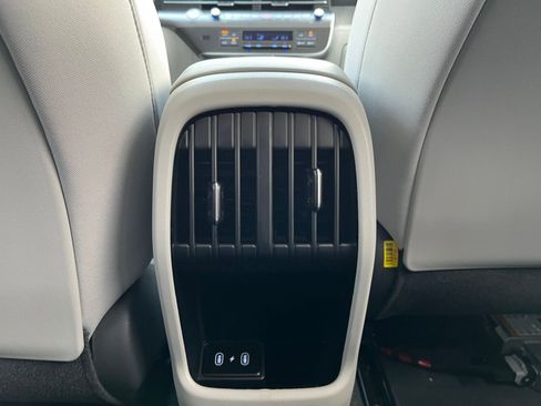 Used 2025 Hyundai Kona SEL image 24