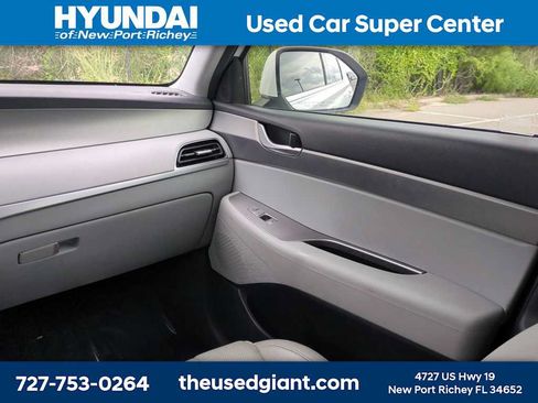 Used 2020 Hyundai Palisade SE FWD image 19