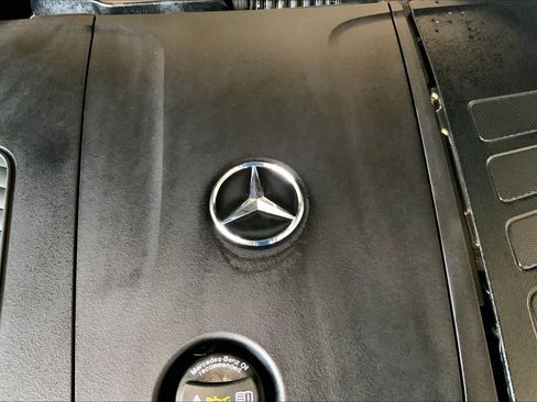 Used 2024 Mercedes-Benz GLC 300 4MATIC image 26