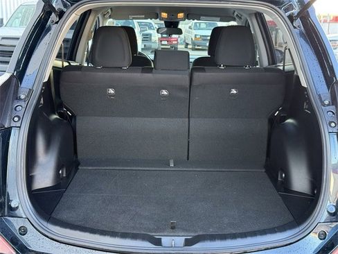 Used 2018 Toyota RAV4 LE image 29