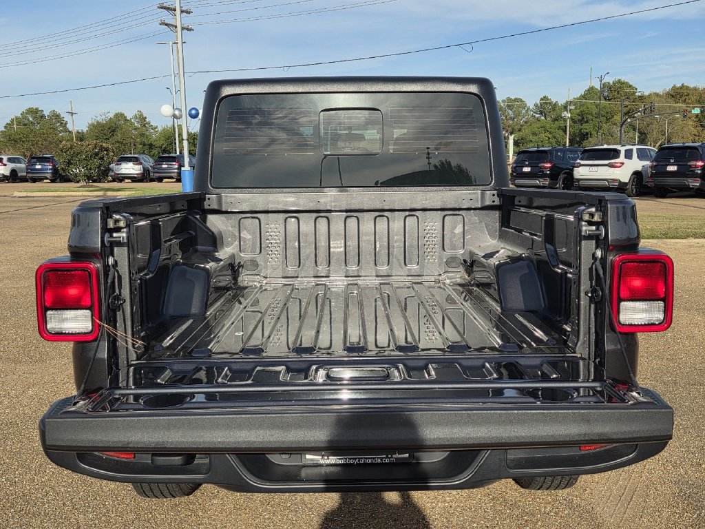 Used 2024 Jeep Gladiator Sport AWD/4WD image 24