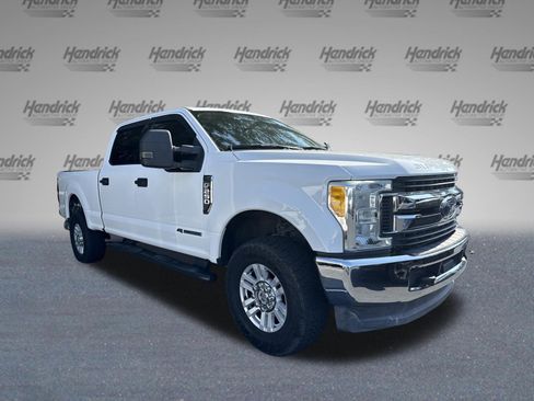 Used 2017 Ford F250 XLT AWD/4WD image 2