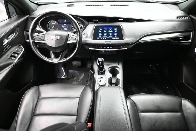 Used 2022 Cadillac XT4 Premium Luxury w/ Safety Alert Package FWD image 14