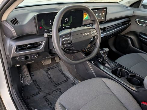 Used 2025 Kia K4 LXS image 14