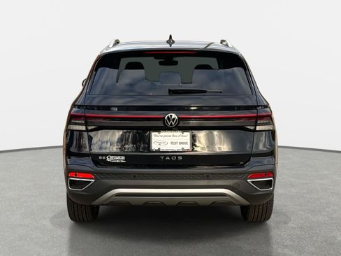 New 2025 Volkswagen Taos SE image 31