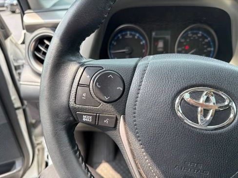 Used 2018 Toyota RAV4 XLE AWD/4WD image 22