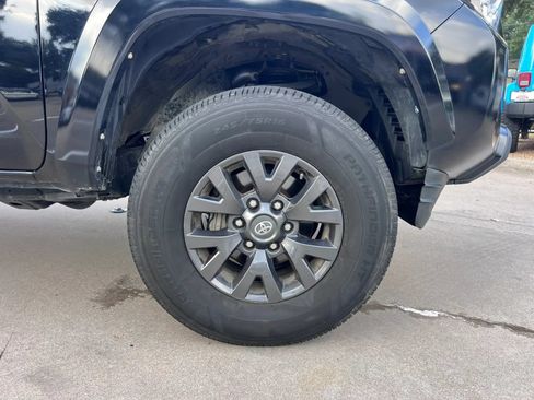Used 2022 Toyota Tacoma SR5 w/ SR5 Appearance Package (SM) AWD/4WD image 51