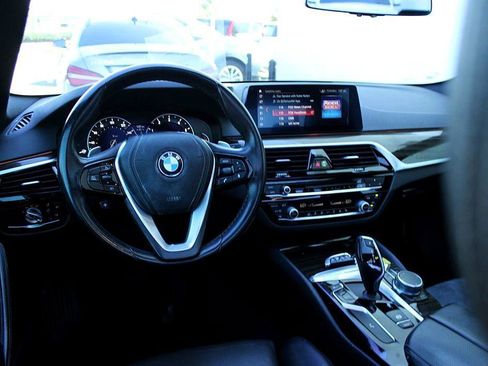 Used 2019 BMW 530i w/ Convenience Package image 15