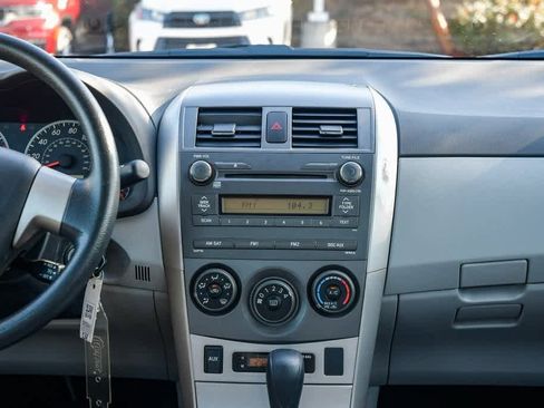 Used 2011 Toyota Corolla LE image 14