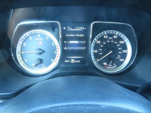 Used 2017 Nissan Titan SV RWD image 20