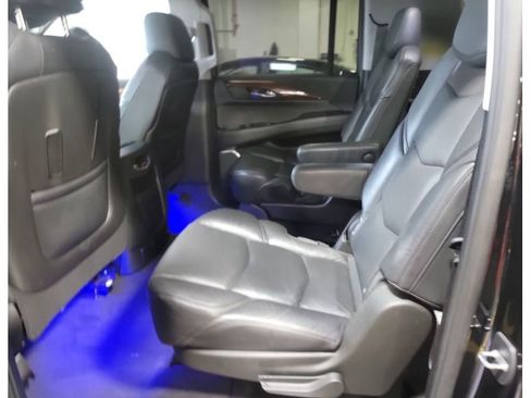Used 2020 Cadillac Escalade ESV Luxury image 8