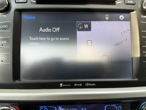 Used 2018 Toyota Highlander XLE FWD image 23