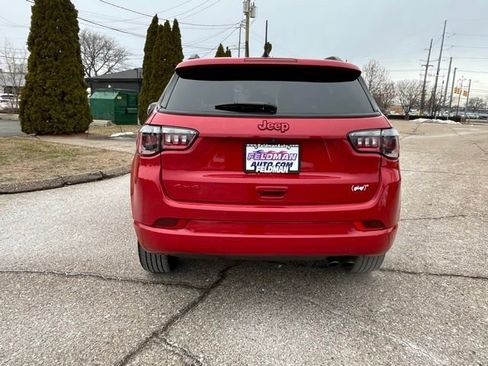 Used 2022 Jeep Compass Limited image 4