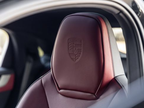 Certified 2026 Porsche Cayenne E-Hybrid Coupe AWD/4WD image 25