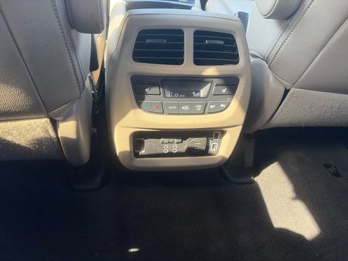 Used 2019 Honda Pilot Elite image 32