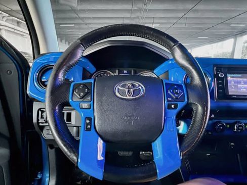 Used 2016 Toyota Tacoma SR5 RWD image 16