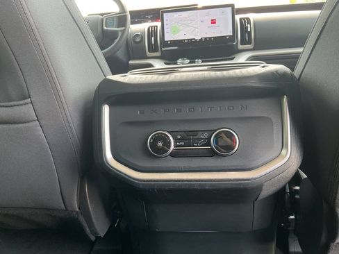 Used 2025 Ford Expedition Active RWD image 27