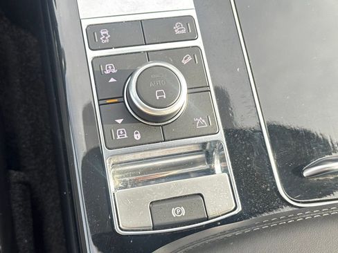 Used 2020 Land Rover Range Rover HSE image 46