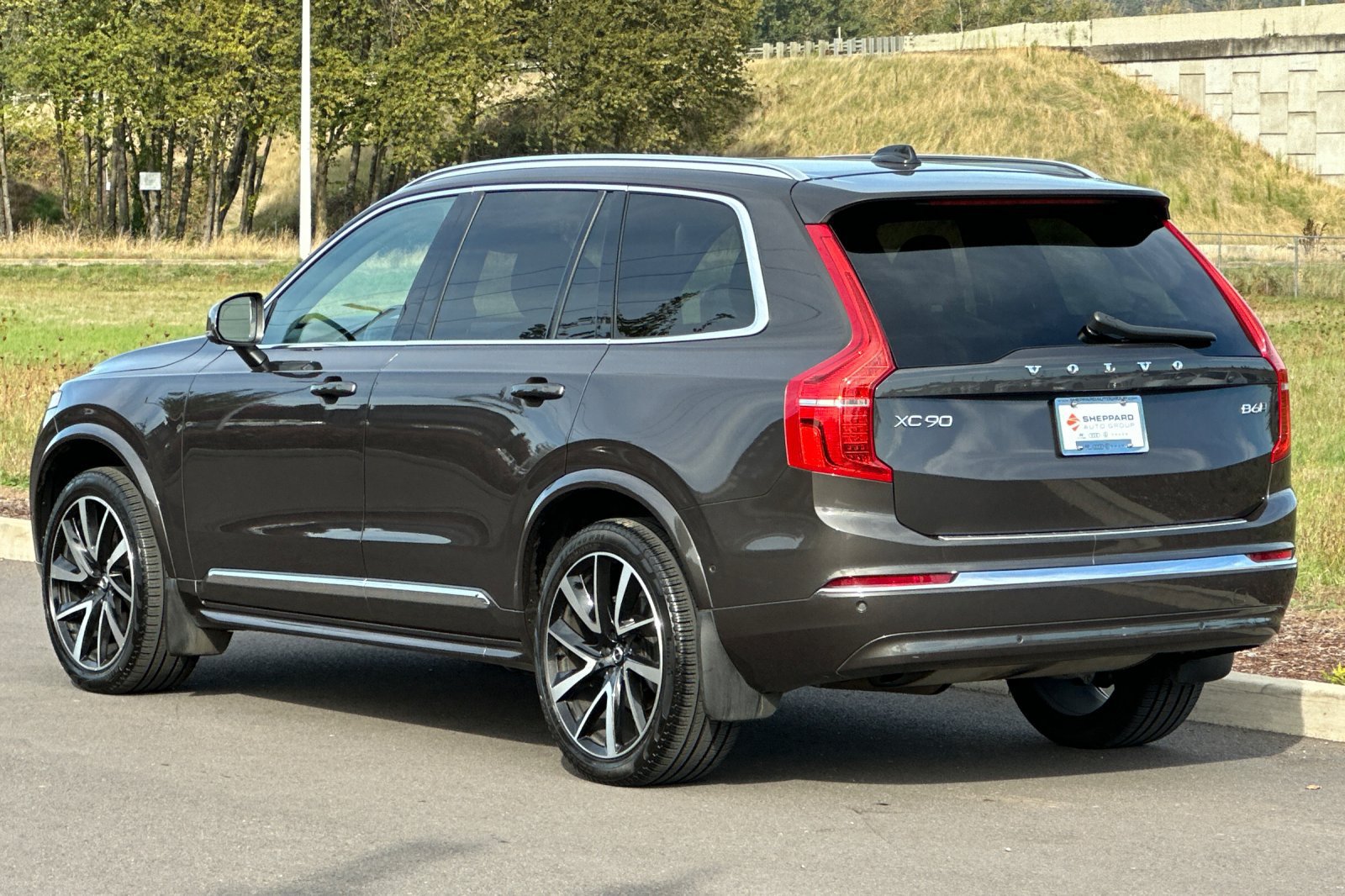Used 2025 Volvo XC90 B6 Plus w/ Protection Package Premier AWD/4WD image 5