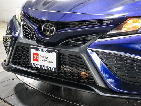 Certified 2022 Toyota Camry SE FWD image 9