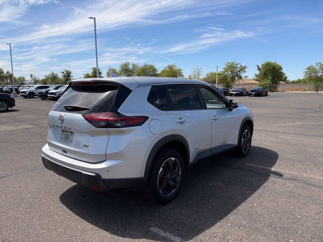 Used 2024 Nissan Rogue SV FWD image 5