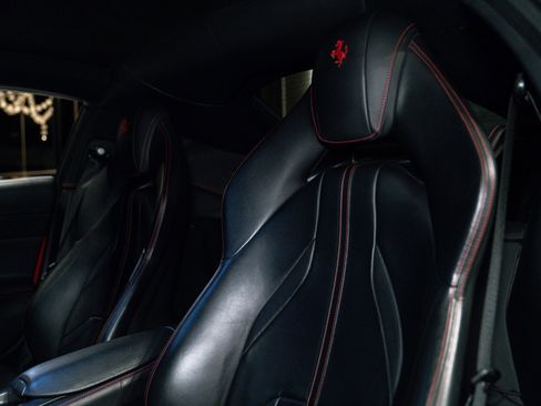 Used 2020 Ferrari 812 Superfast image 12