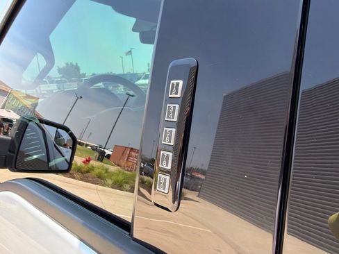 Used 2018 Ford F150 XLT w/ Equipment Group 302A Luxury AWD/4WD image 32