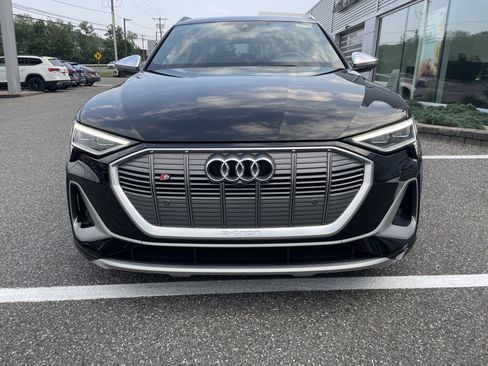 Certified 2022 Audi e-tron S Premium Plus image 7
